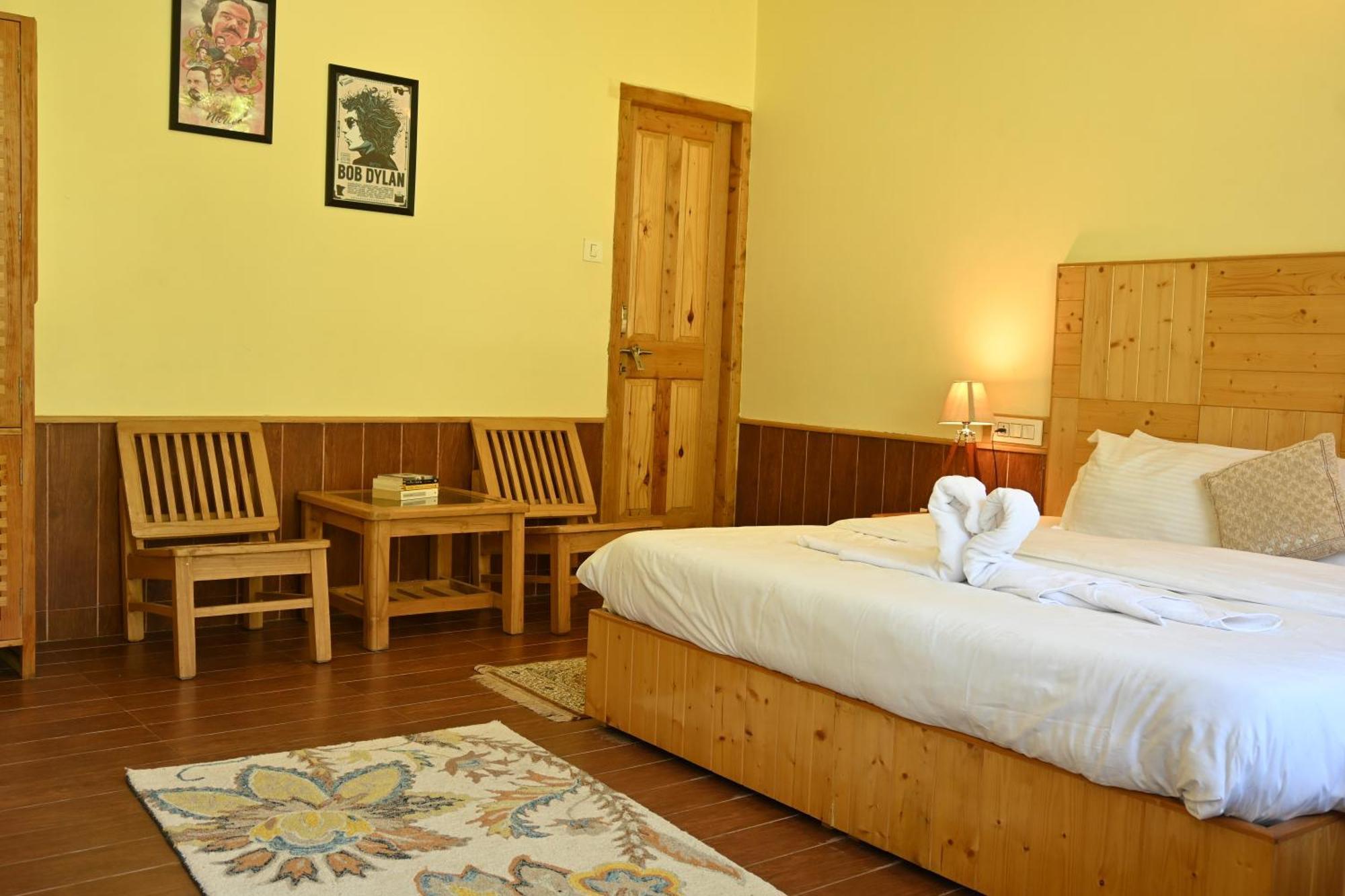 Cascade Mountain Retreat Manali Bed & Breakfast Bagian luar foto
