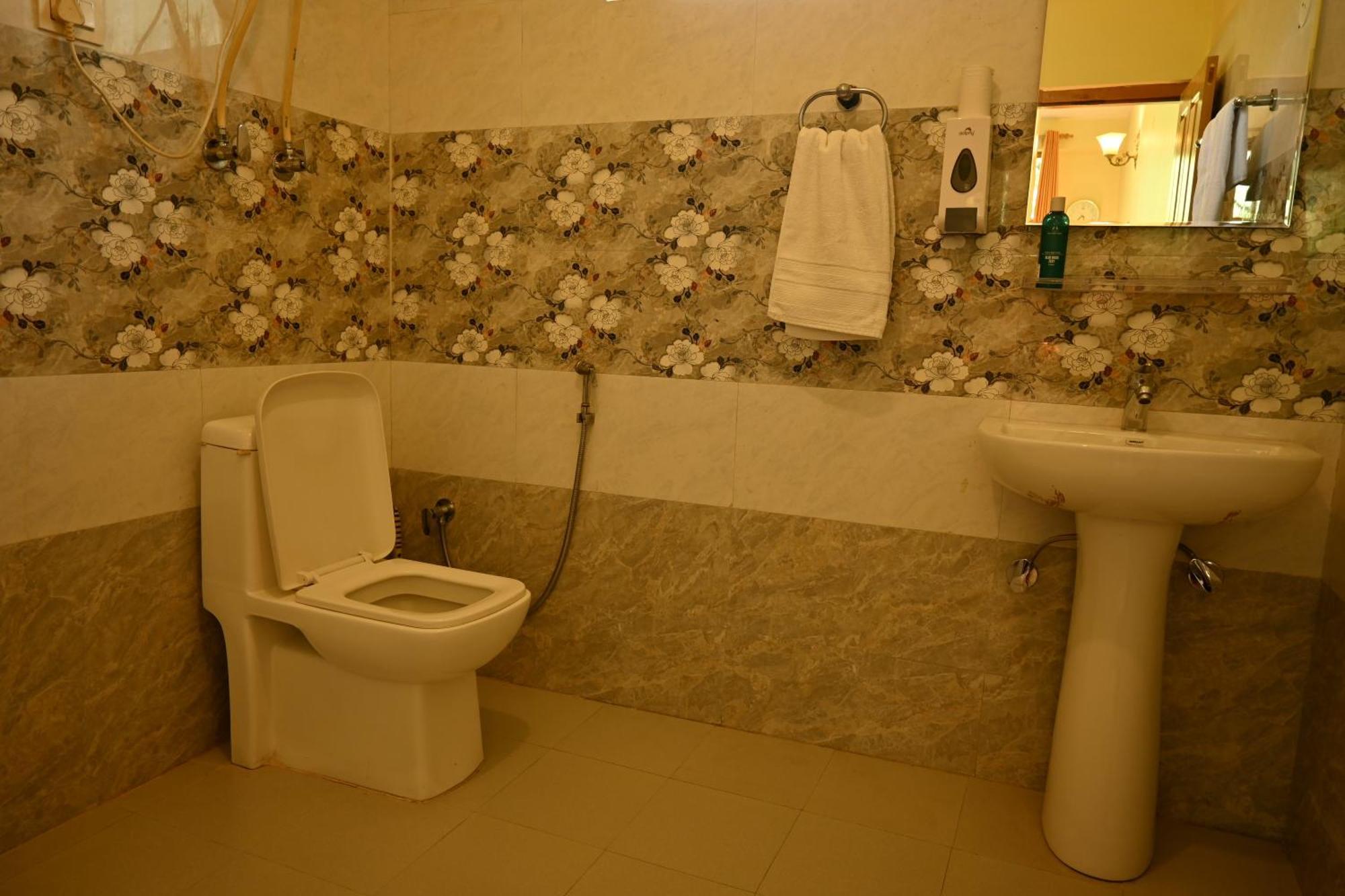 Cascade Mountain Retreat Manali Bed & Breakfast Bagian luar foto
