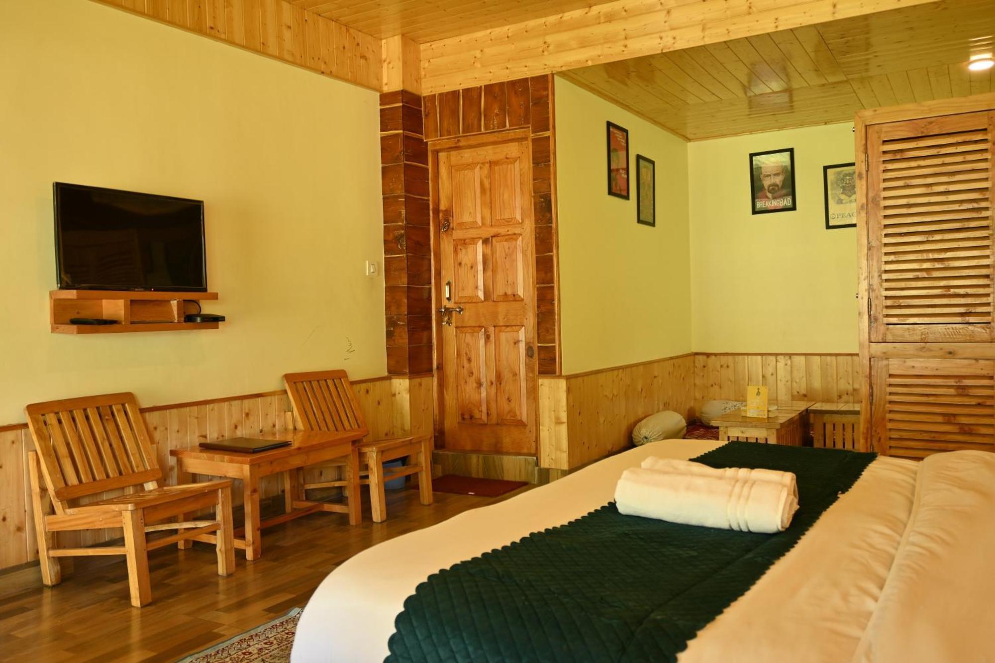 Cascade Mountain Retreat Manali Bed & Breakfast Bagian luar foto