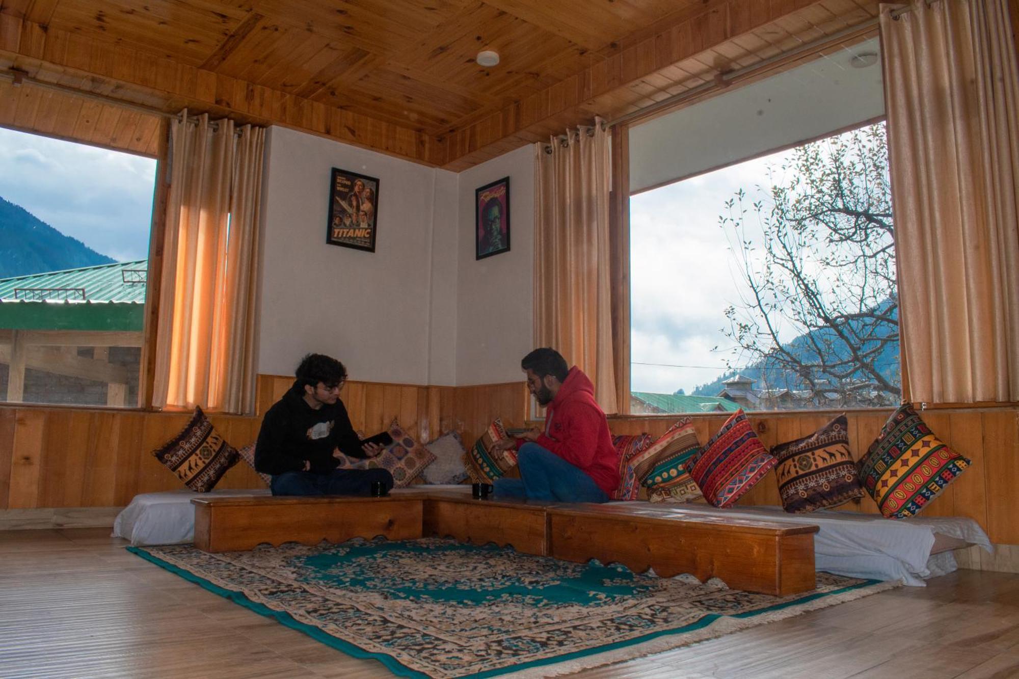 Cascade Mountain Retreat Manali Bed & Breakfast Bagian luar foto