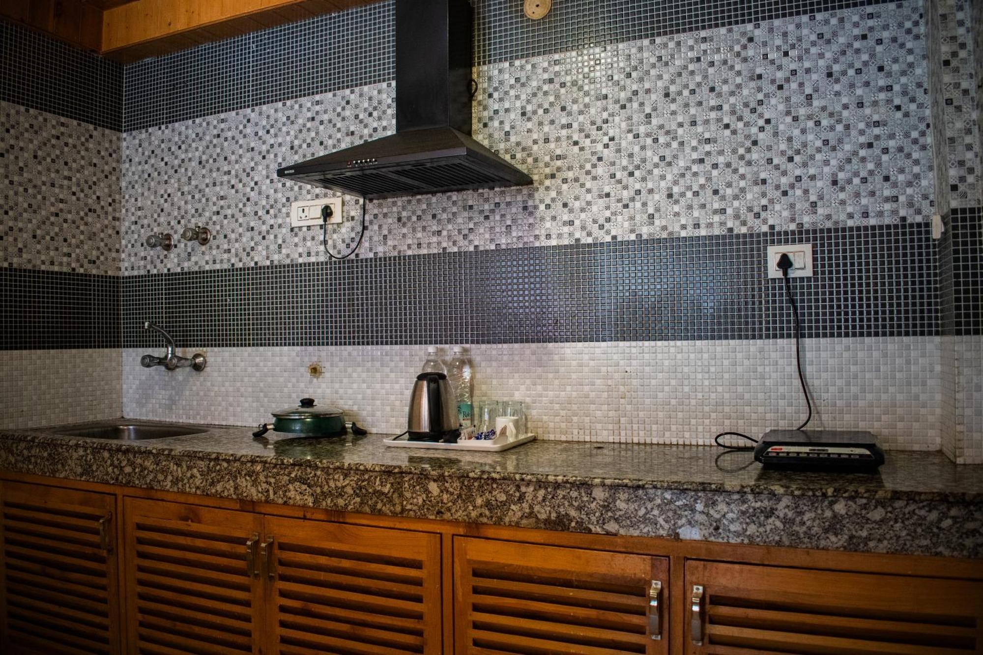 Cascade Mountain Retreat Manali Bed & Breakfast Bagian luar foto